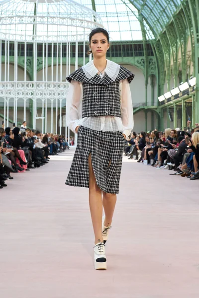 Look 2